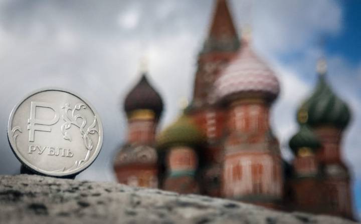 Russia cuts interest rate to 17% as wartime economy slows while deficit grows