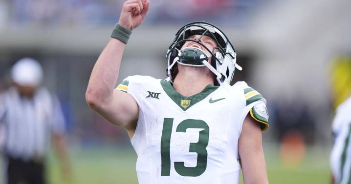 AP Player of the Week: Sawyer Robertson throws for 400 yards again to lead Baylor's comeback vs. SMU