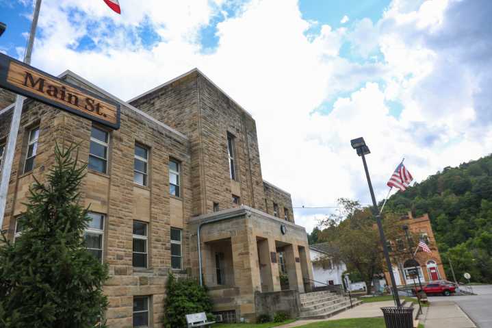 Calhoun County Commission to seek removal of commissioner accused of sexual assault