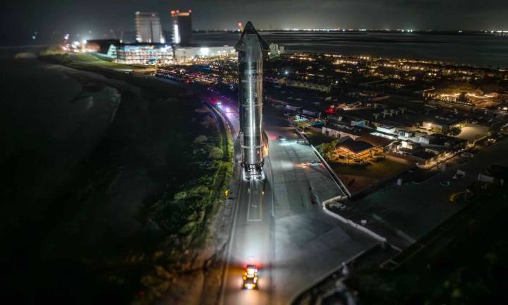 SpaceX shares targets and tentative launch date for Starship Flight 11