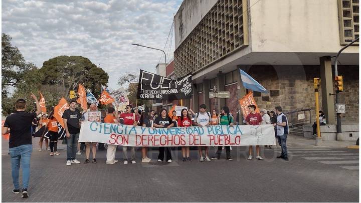 Marcha Universitaria: "No nos van a arrebatar nunca ni lucha, ni la historia"