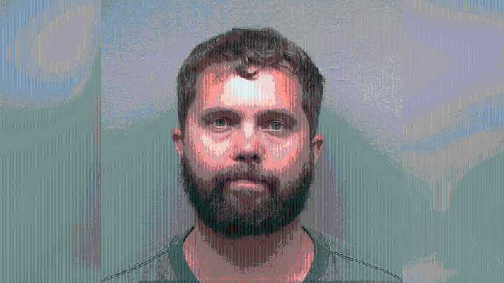 Former Alabama mayoral candidate arrested in Mississippi on embezzlement warrant