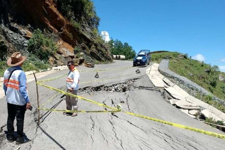 Asentamiento de casi 50 metros en tramo carretero