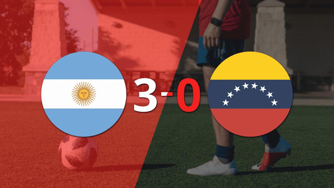 Con doblete de Lionel Messi, Argentina liquidó 3