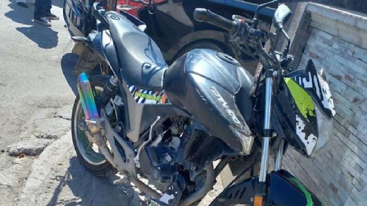 Motociclista termina con lesiones en genitales tras protagonizar accidente en La Minita, Saltillo
