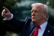 Le permiten a Trump destituir a un miembro de la Comisión Federal de Comercio por ahora