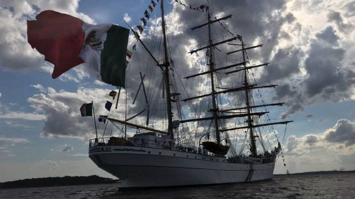 Buque Cuauhtémoc, que chocó contra puente en Brooklyn, reanuda operaciones