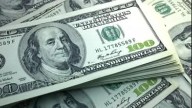 El dólar oficial se hundió $85 y cerró a $1.430 en el Banco Nación