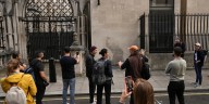 Censura artística: la retirada del mural de Banksy en Londres reaviva la historia de obras prohibidas