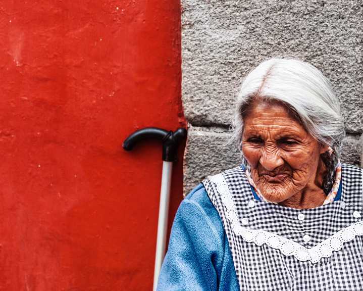 La UNAM llama a reconocer a adultos mayores como portadores de memoria y paz 
