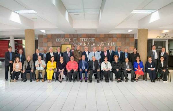 A 50 años de su egreso, regresa Generación 70-75 a la Facultad de Derecho