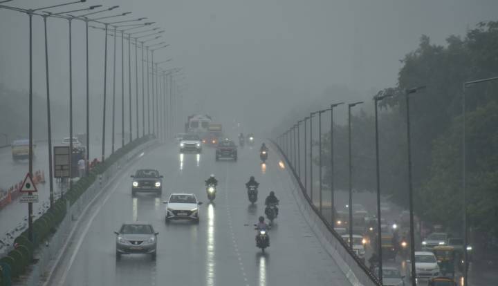 Heavy rains lash Odisha as depression nears coast; CM reviews preparedness