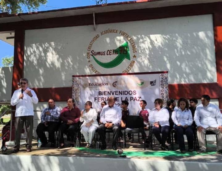 Reanudan clases en el CETIS 78 con Feria por la Paz tras ataque a director