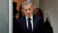 A cinco años de prisión condenan a expresidente francés