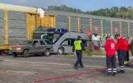 Chofer de autobús llevaba la música alta, posiblemente no escuchó al tren: Fiscalía