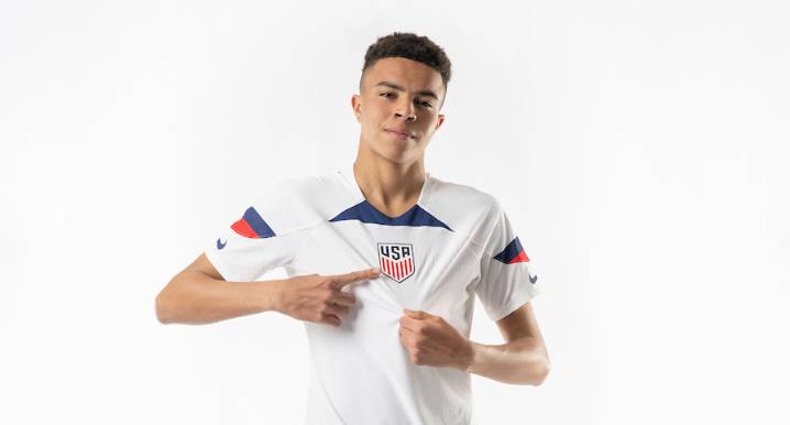 Noahkai Banks: Youngest USMNT player in camp climbed FC Augsburg ranks to Bundesliga