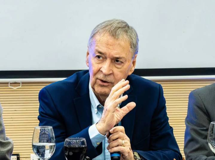 "Miente descaradamente": Juan Schiaretti le respondió a Milei y defendió el equilibrio fiscal y "social"