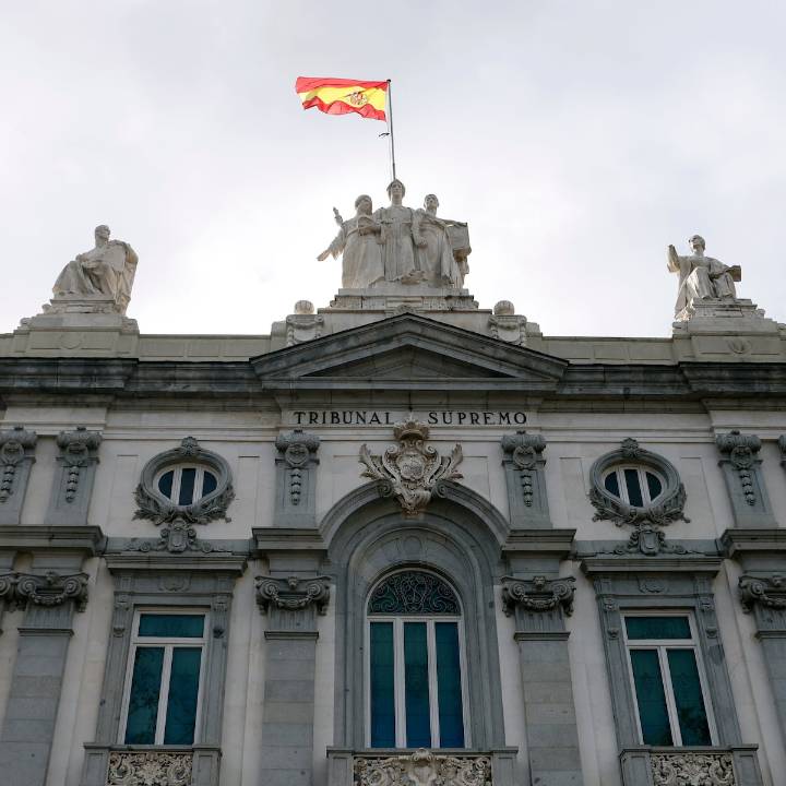 El Supremo confirma la condena a un hombre por matar de un puñetazo a un anciano que golpeaba a su mujer en la calle