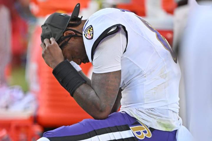 Mahomes shines for Chiefs, Jackson adds to Ravens’ injury woes as Kansas City rolls to 37