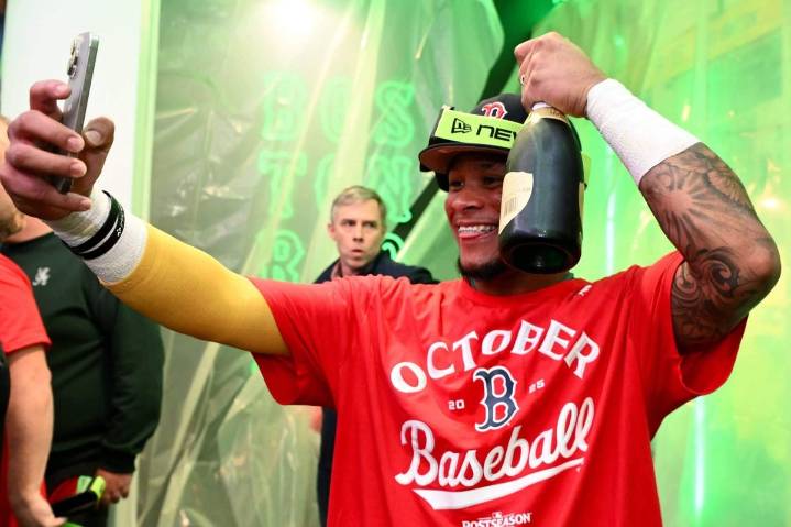 MLB playoff watch: Red Sox secure first spot since 2021; bracket, clinching scenarios