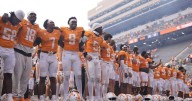 No. 6 Georgia looking to extend win streak to 9 against No. 15 Tennessee in Neyland Stadium