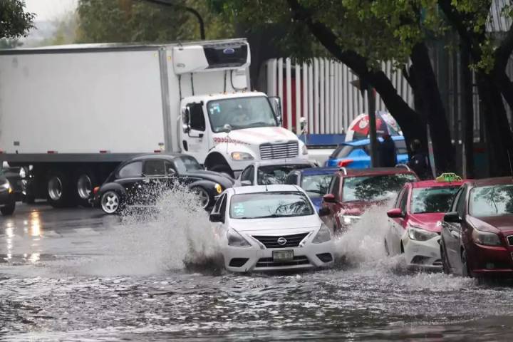 A qué hora lloverá este martes: CDMX activa Alertas Naranja y Amarilla por lluvias fuertes