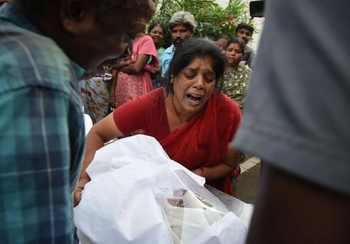 Al menos 38 muertos en una avalancha humana durante un acto electoral en India con 30.000 personas