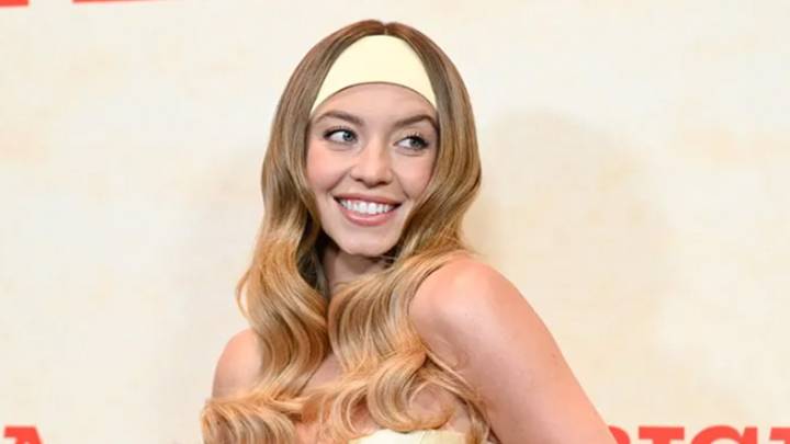American Eagle shares jump 25% after retailer touts 'success' of Sydney Sweeney's denim campaign