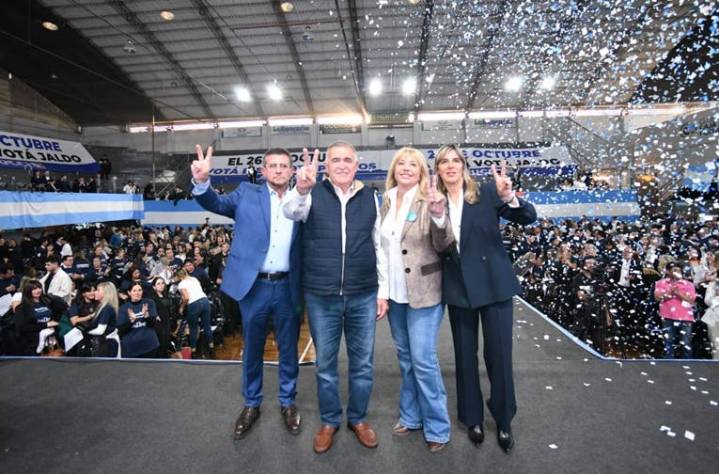 Acto con los bancarios: Jaldo dijo que “logramos el superávit con la gente adentro, no con ajuste” y le pidió "hechos concretos" a Milei en la mesa con los gobernadores
