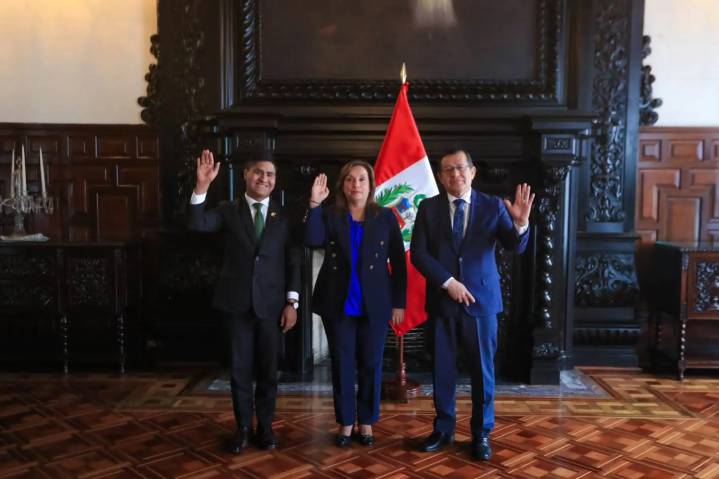 Presidenta Boluarte sostuvo reunión con congresistas Eduardo Salhuana y Wilson Soto