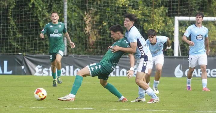 El Celta Fortuna se lleva el derbi ante el CD Arenteiro (2