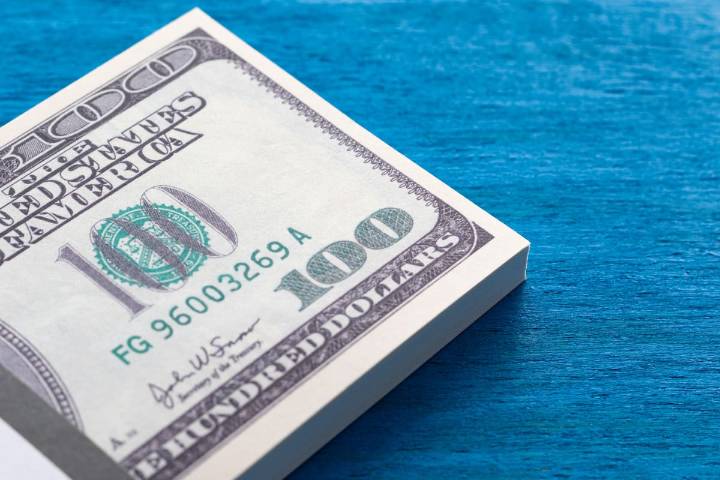 Últimos registros. A cuánto cotiza el dólar oficial y el blue este sábado 27 de septiembre