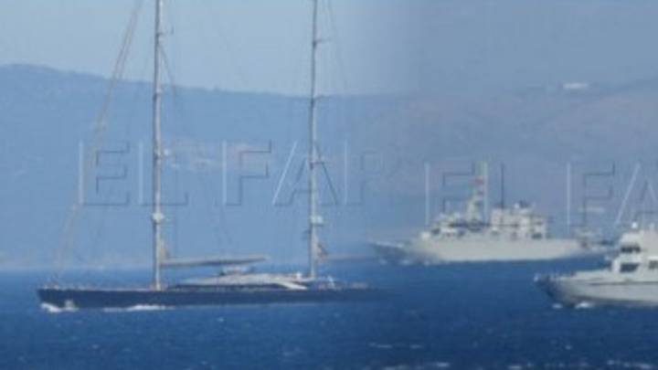 Un yate marroquí escoltado por buques de guerra cerca de Ceuta...¿De quién podía ser?