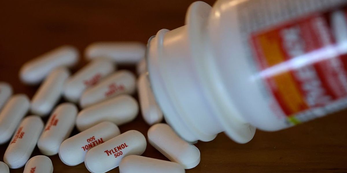 Critics uncover Tylenol's cautionary tweet for pregnant moms after Trump highlights autism link