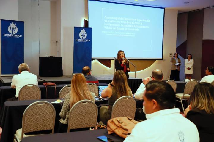 CAPACITAN A 100 SERVIDORAS Y SERVIDORES PÚBLICOS PARA ERRADICAR EL ACOSO Y HOSTIGAMIENTO SEXUAL
