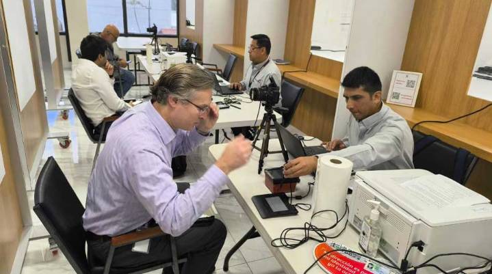 ¡Atención peruanos en Estados Unidos! Reniec actualizará DNI para las Elecciones Generales 2026
