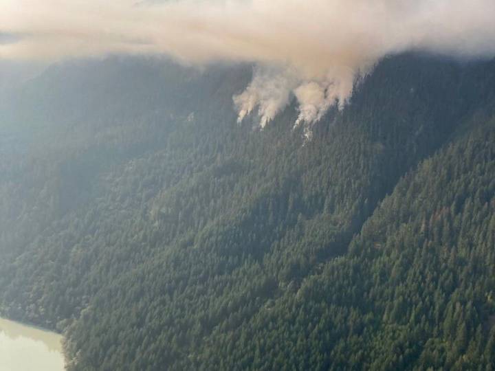 Helicopter with B.C. wildfire crew makes forced landing near Pemberton