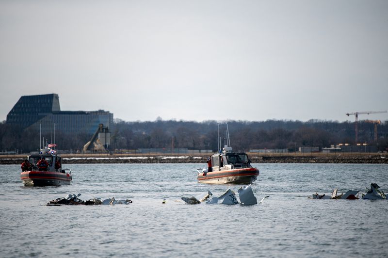 Lawmakers seek to force US Army inspector general to review fatal helicopter crash