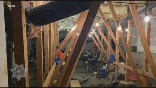 Man arrested for living in condo complex crawl space: sheriff