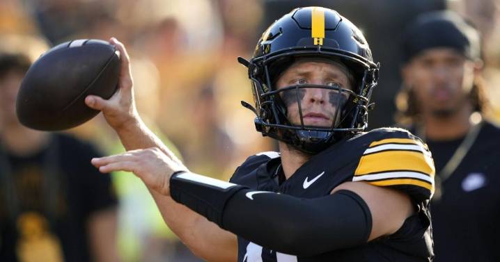 Iowa vs. Indiana Live Updates: Iowa cuts Indiana lead to four with Drew Stevens field goal