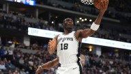 Report: Veteran centre Bismack Biyombo returns to Spurs on one