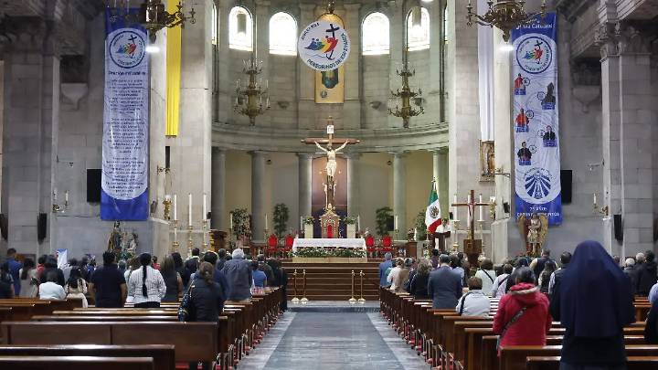 Ofrecen misa en memoria de víctimas de accidentes en el Edomex