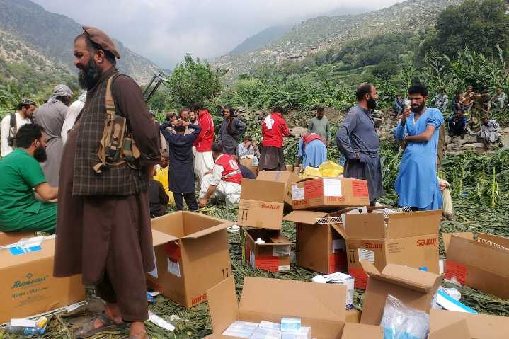 Earthquake in Afghanistan kills hundreds, injures thousands