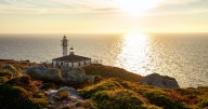 Los centinelas del mar: 4 rutas por faros legendarios