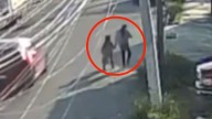 Atropellan a madre e hija en Saltillo, así fue el impactante momento: Video