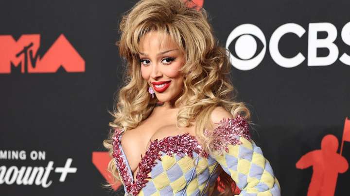 MTV VMAs 2025 Red Carpet Gallery: All the Fashion and Looks