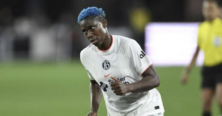 Asisat Oshoala heads to Al-Hilal in the Saudi women's league on transfer from Bay FC