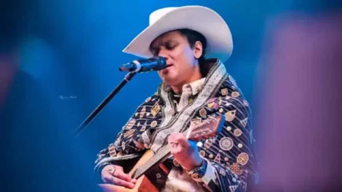 Zubeen Garg’s Fan Preserves His Footprint As A Gesture To Honour His Legacy
