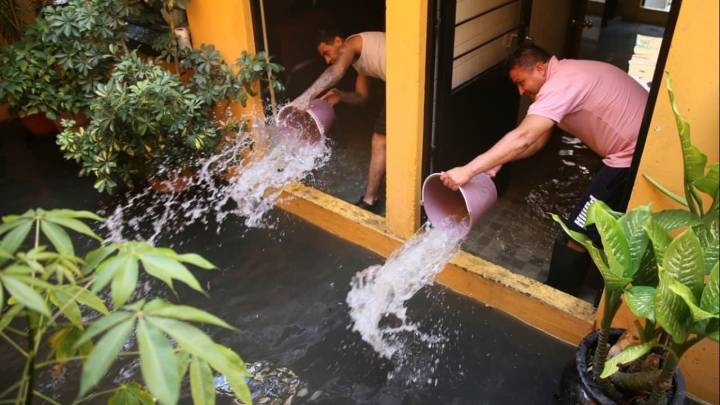 Neza; colonia Metropolitana sigue bajo el agua a dos días de megatormenta