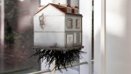 "La estrategia de la ilusión" de Leandro Erlich con curaduría de Andrés Duprat llega a Banco Macro